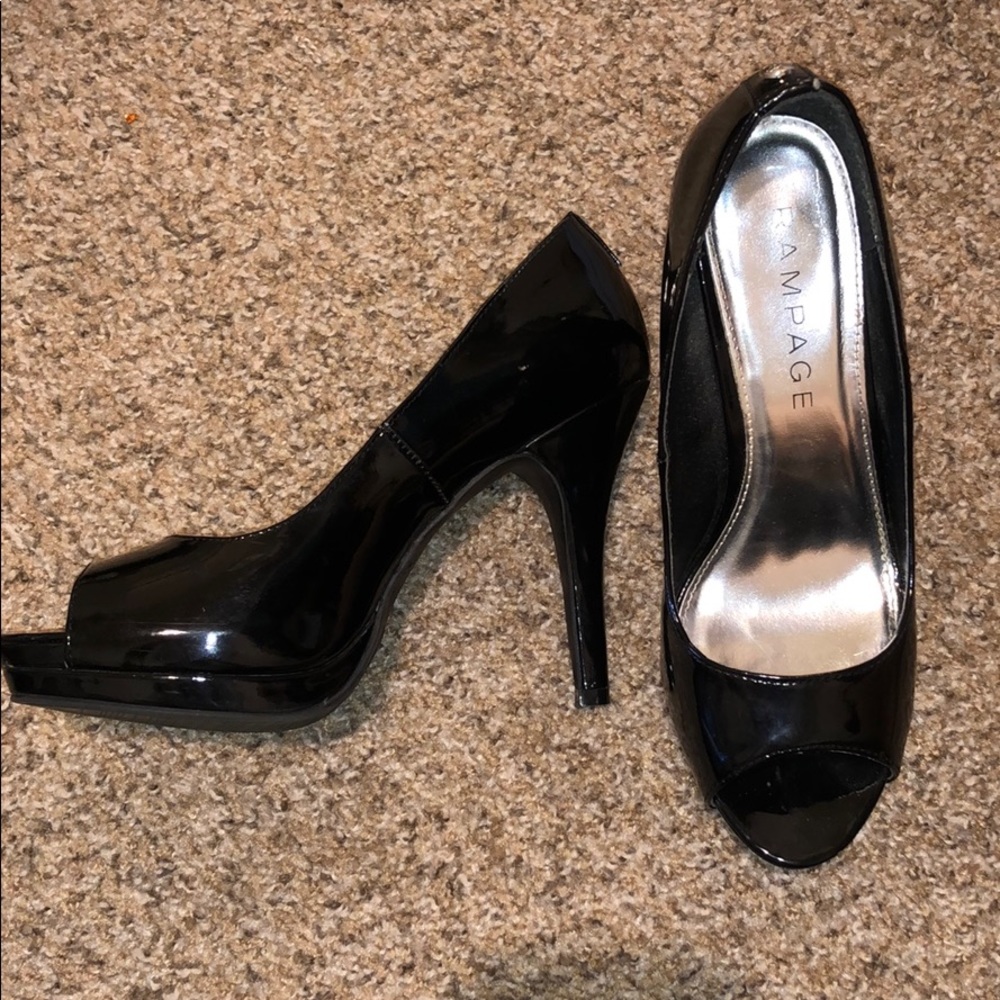 Black shiny heels